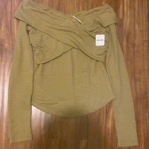 *NWT* Free People Off shoulder top!